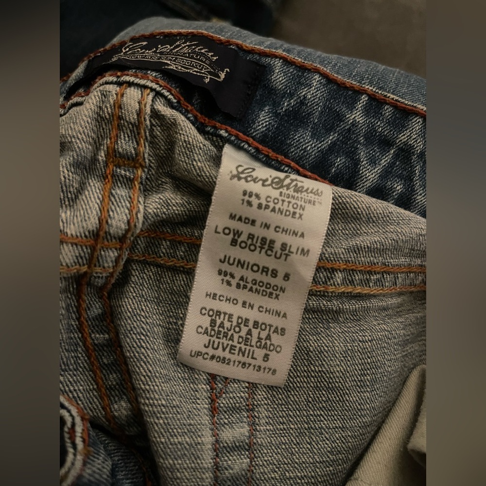 Levi's - Picture 4 of 4